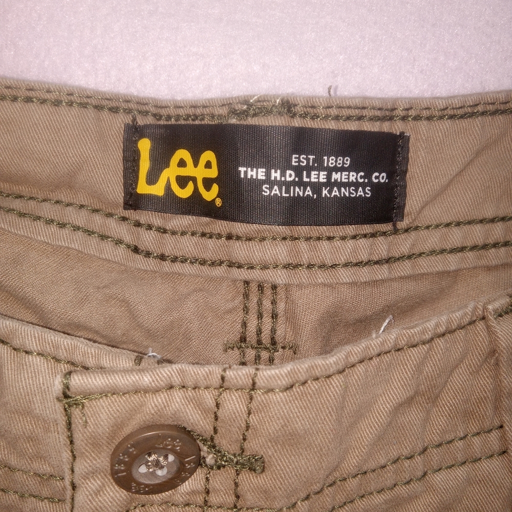 Lee's shorts - Picture 2 of 2